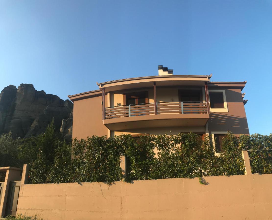 Villa Under Meteora Kalambaka Extérieur photo