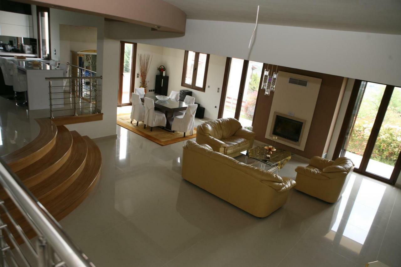 Villa Under Meteora Kalambaka Extérieur photo