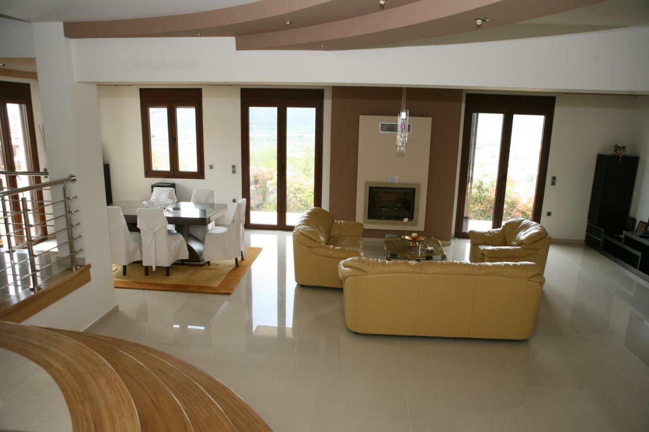 Villa Under Meteora Kalambaka Extérieur photo
